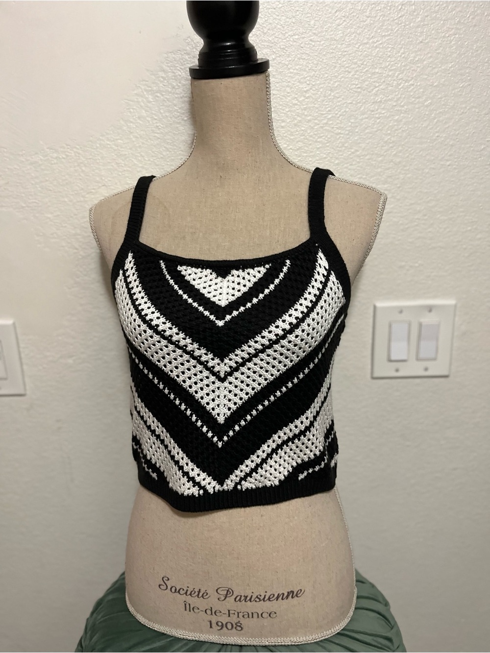 sofia by sofia vergara Black and White Chevron Crochet Tank